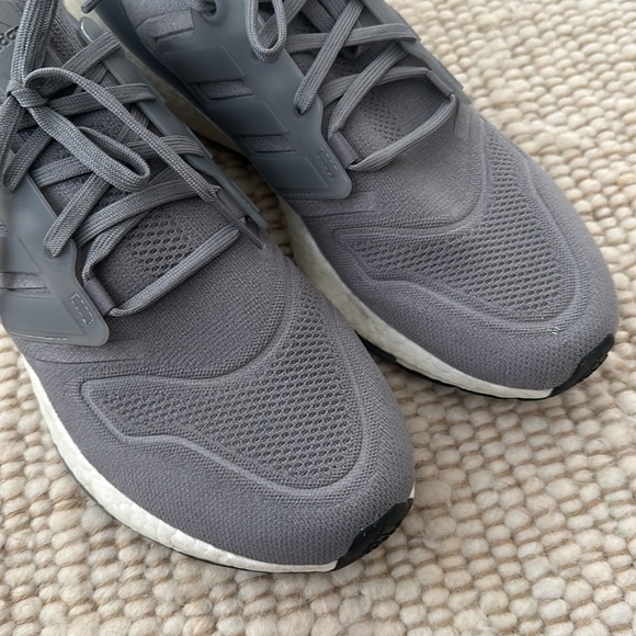 Men’s Ultraboost 22 - Picture 4 of 9